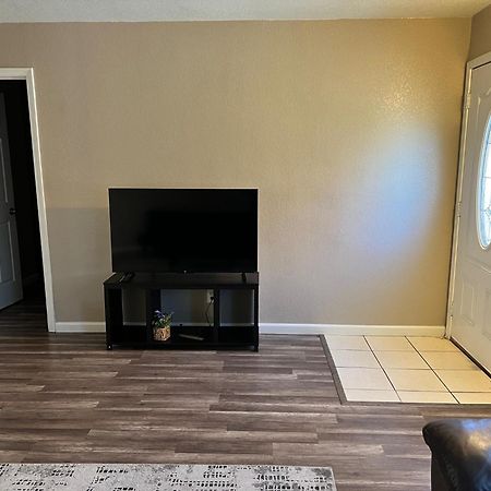 Quiet 1Bed,1Bath Condo With Free Parking Fresno Exterior photo