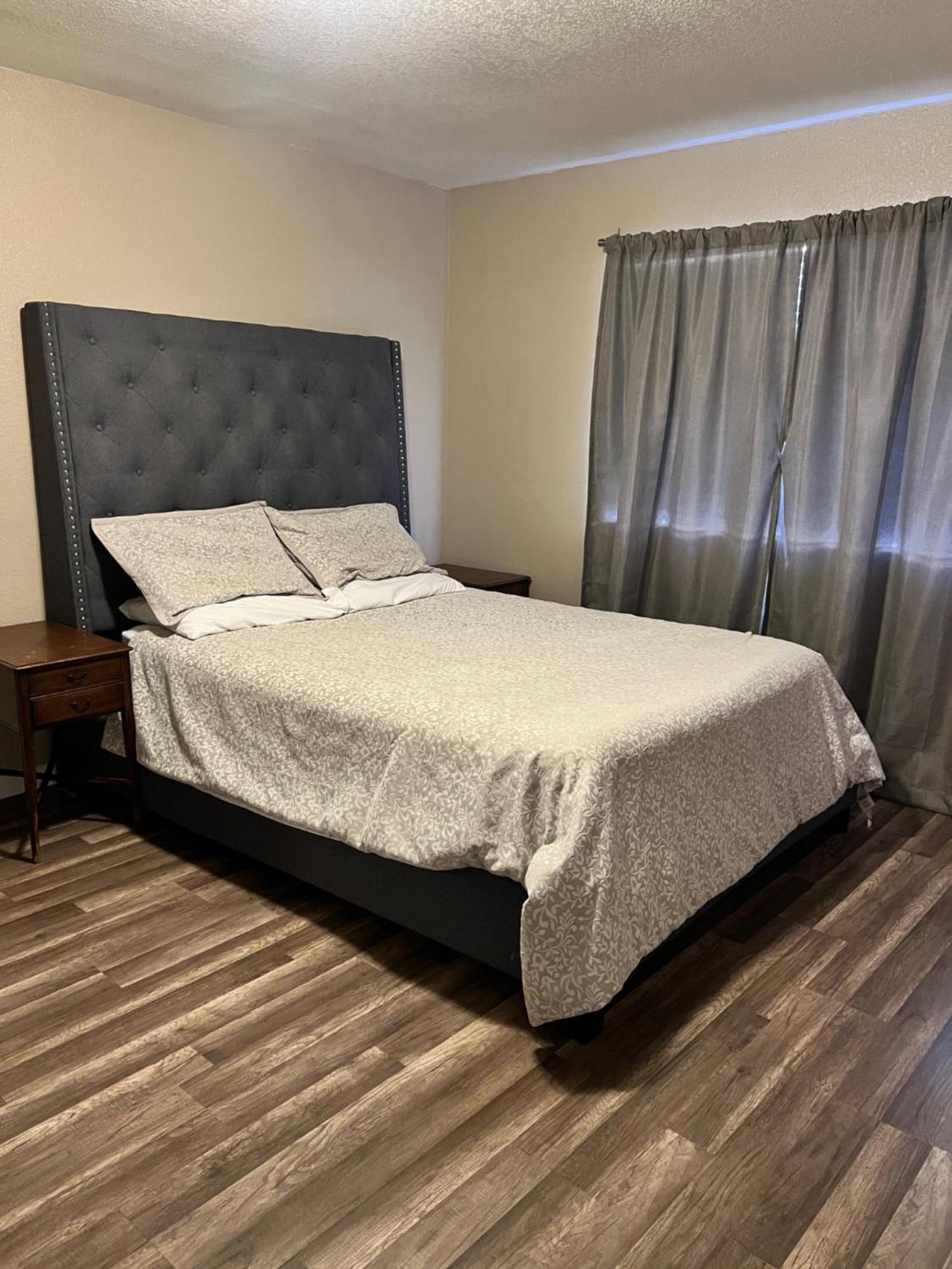 Quiet 1Bed,1Bath Condo With Free Parking Fresno Exterior photo