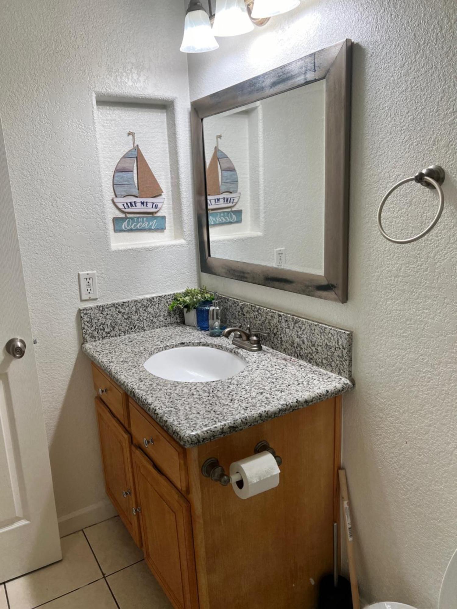 Quiet 1Bed,1Bath Condo With Free Parking Fresno Exterior photo